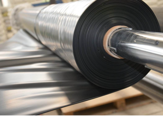 Longueur Exigence du client Geomembrane HDPE imperméable à l'eau pour étang de pisciculture 10