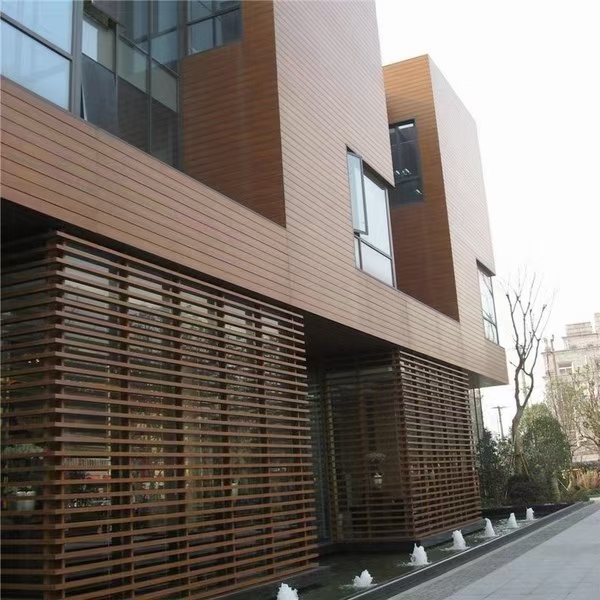 Matériaux composites en bois plastique pour panneaux muraux extérieurs de maisons préfabriquées 7